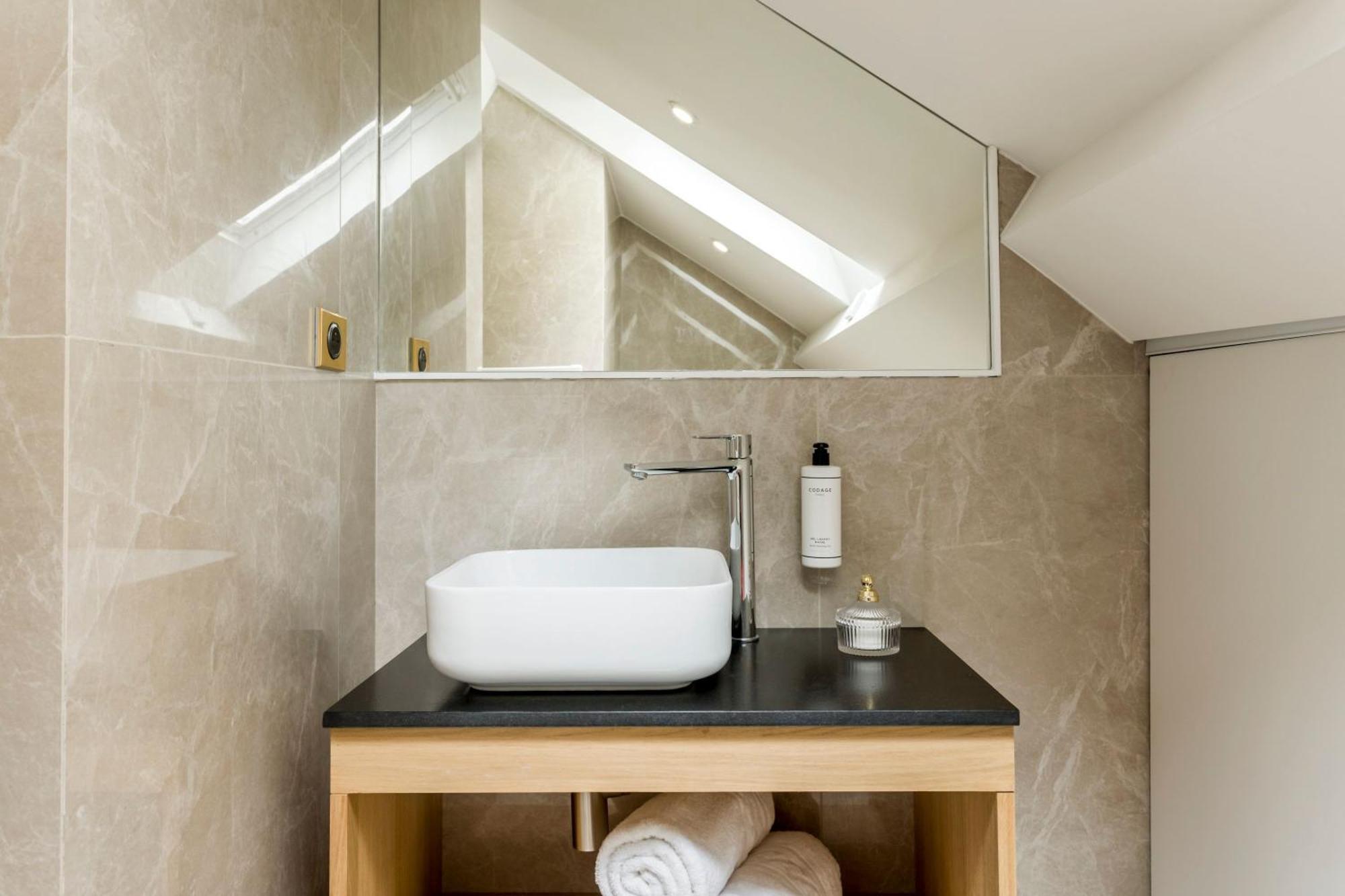 Merveil - Luxury - Champs Elysees - St Cyr I