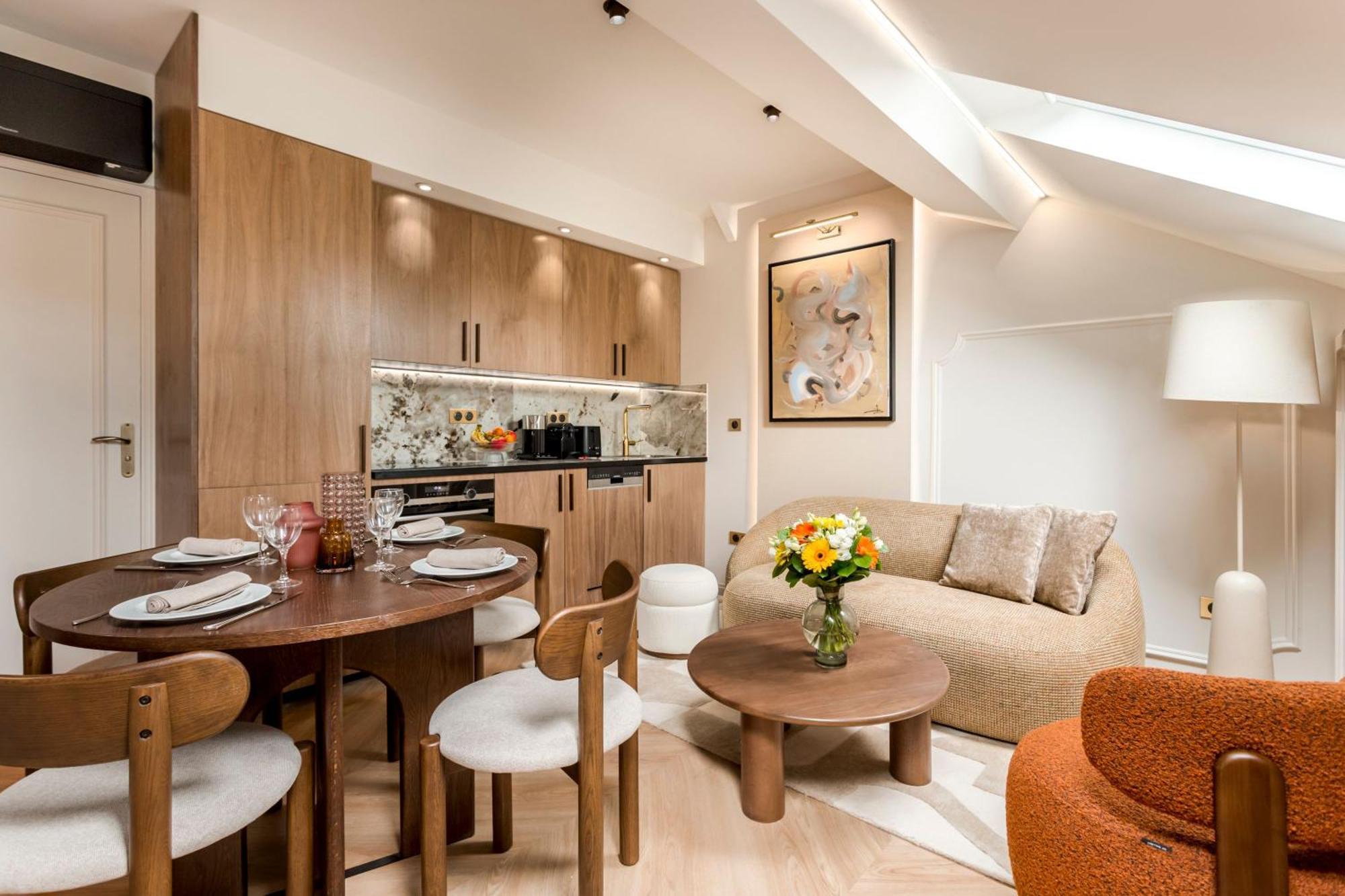 Appartement Merveil - Luxury - Champs Elysees - St Cyr I Parijs