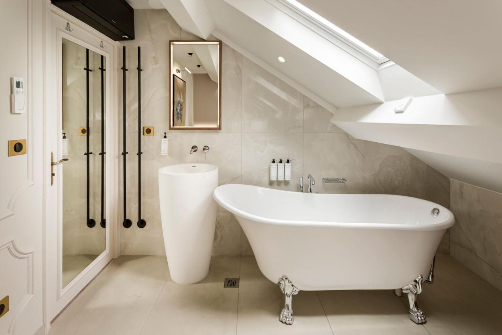 Merveil - Luxury - Champs Elysees - St Cyr I * Paris